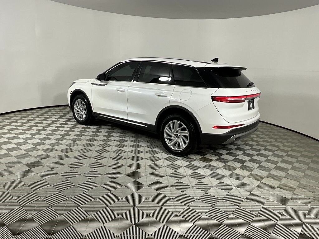 2024 Lincoln Corsair Premiere photo 2