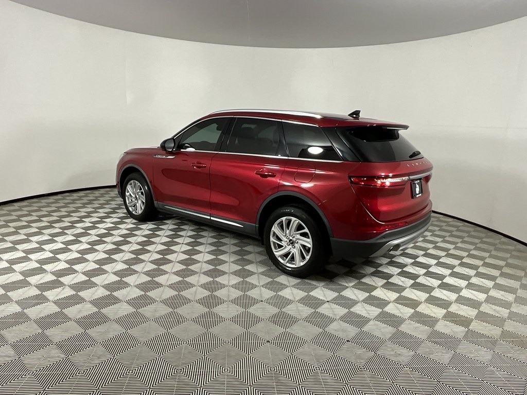 2020 Lincoln Corsair Standard photo 3