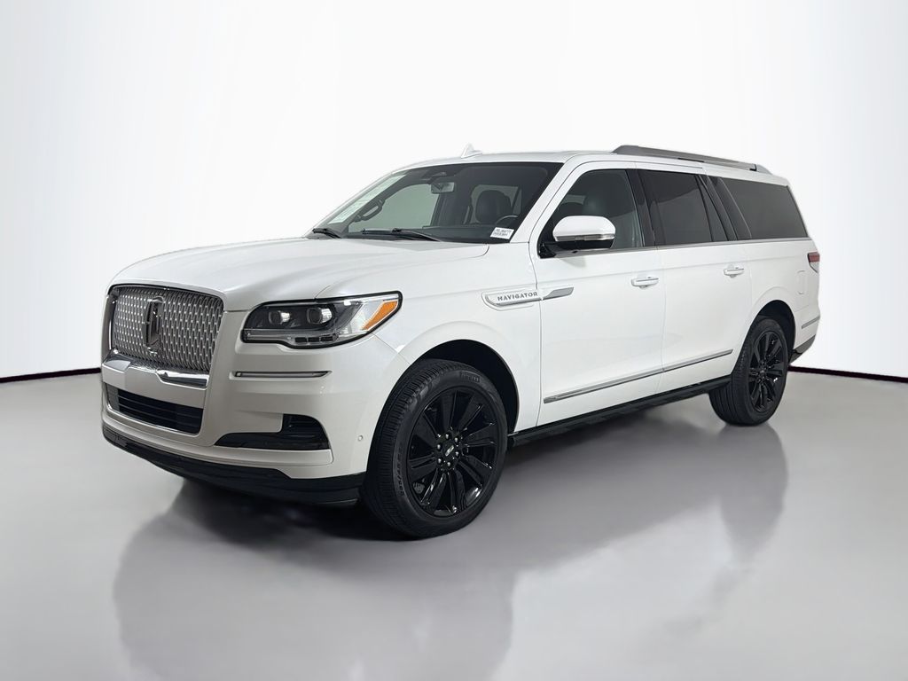 2023 Lincoln Navigator Reserve L's photo