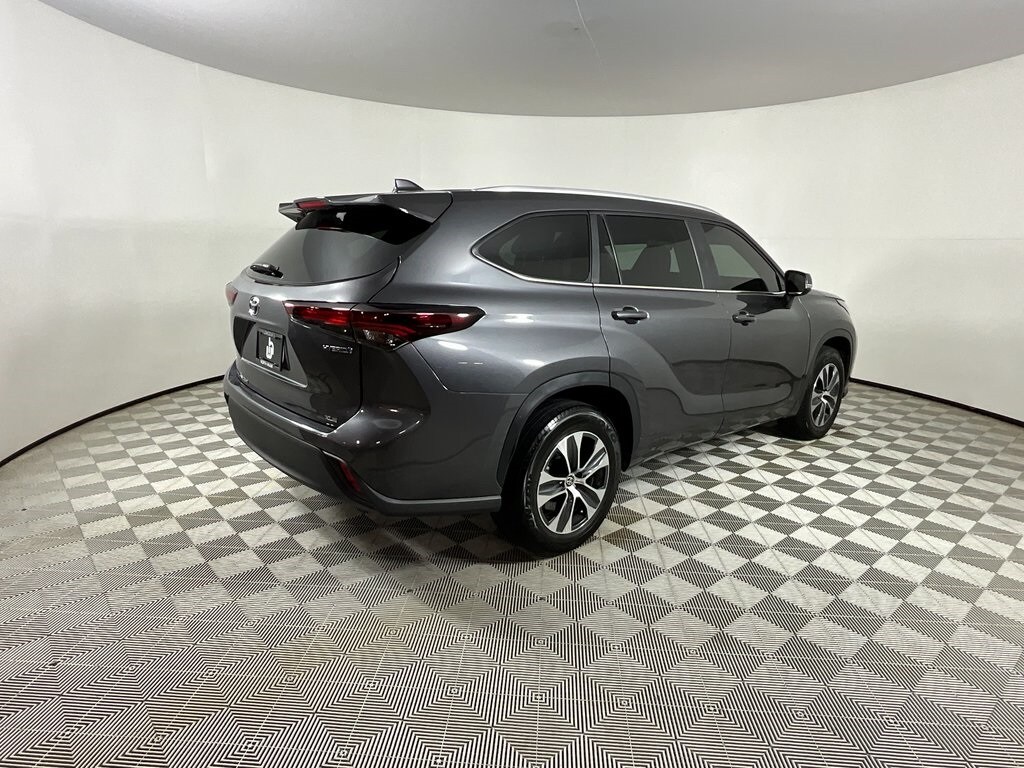 2024 Toyota Highlander Hybrid XLE photo 4