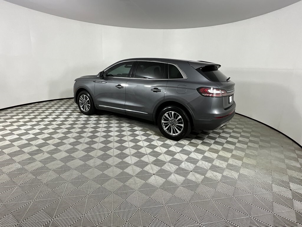 2021 Lincoln Nautilus Standard photo 3