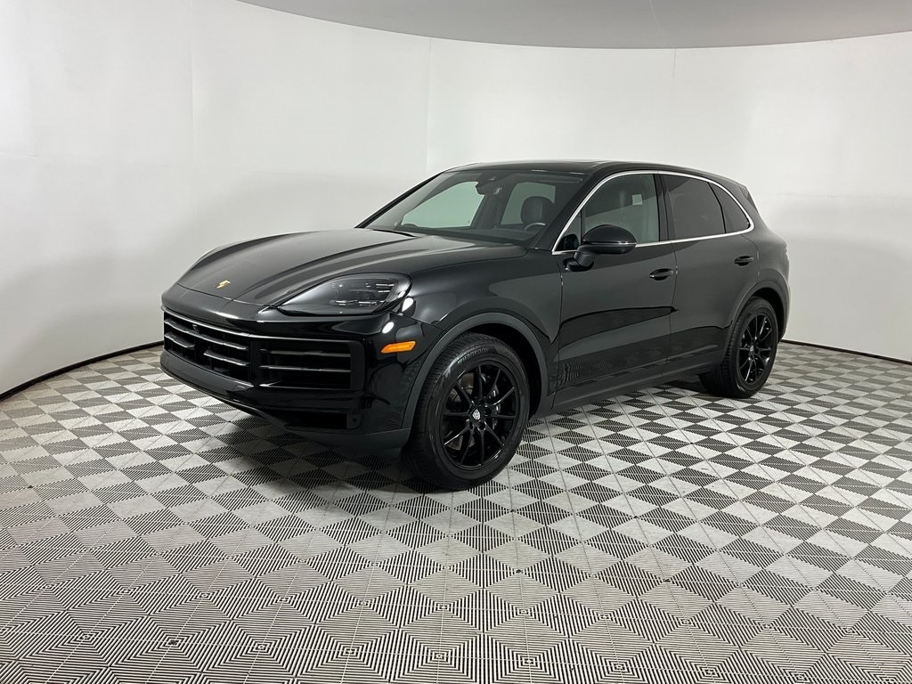 2024 Porsche Cayenne Base's photo