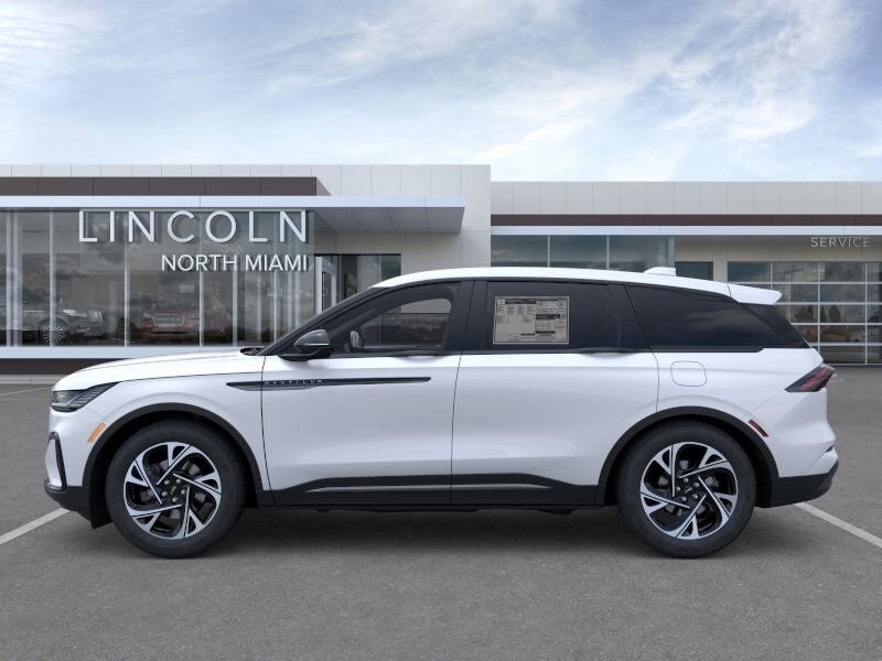 2025 Lincoln Nautilus Premiere photo 2