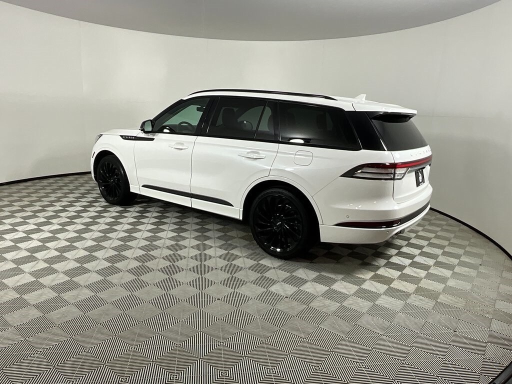 2024 Lincoln Aviator Reserve photo 3