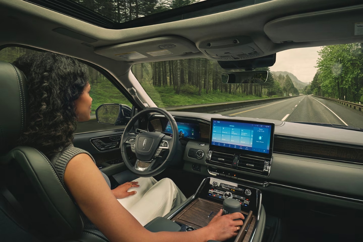 Navigator%20Interior.png