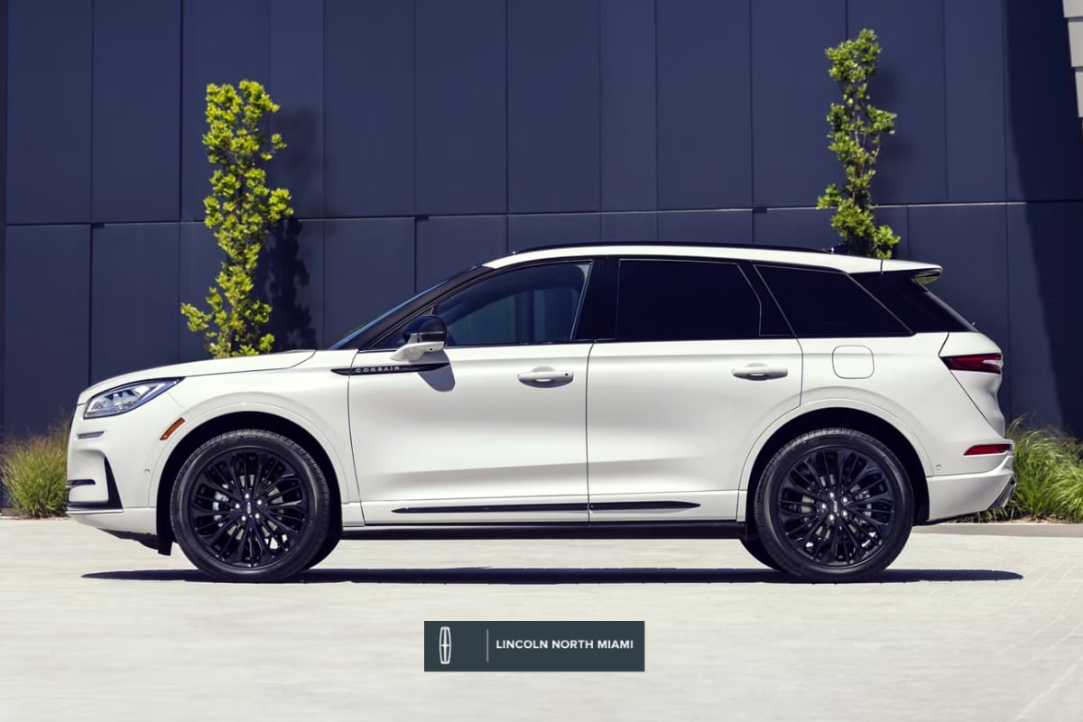2024%20Lincoln%20Corsair%20Vs%20Lexus%20NX.png