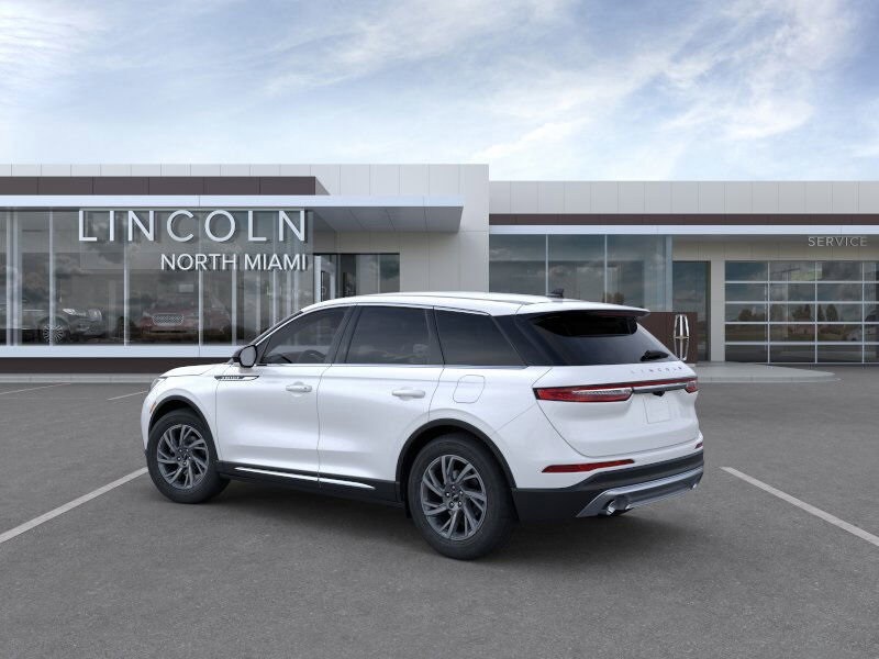 2025 Lincoln Corsair Premiere photo 3