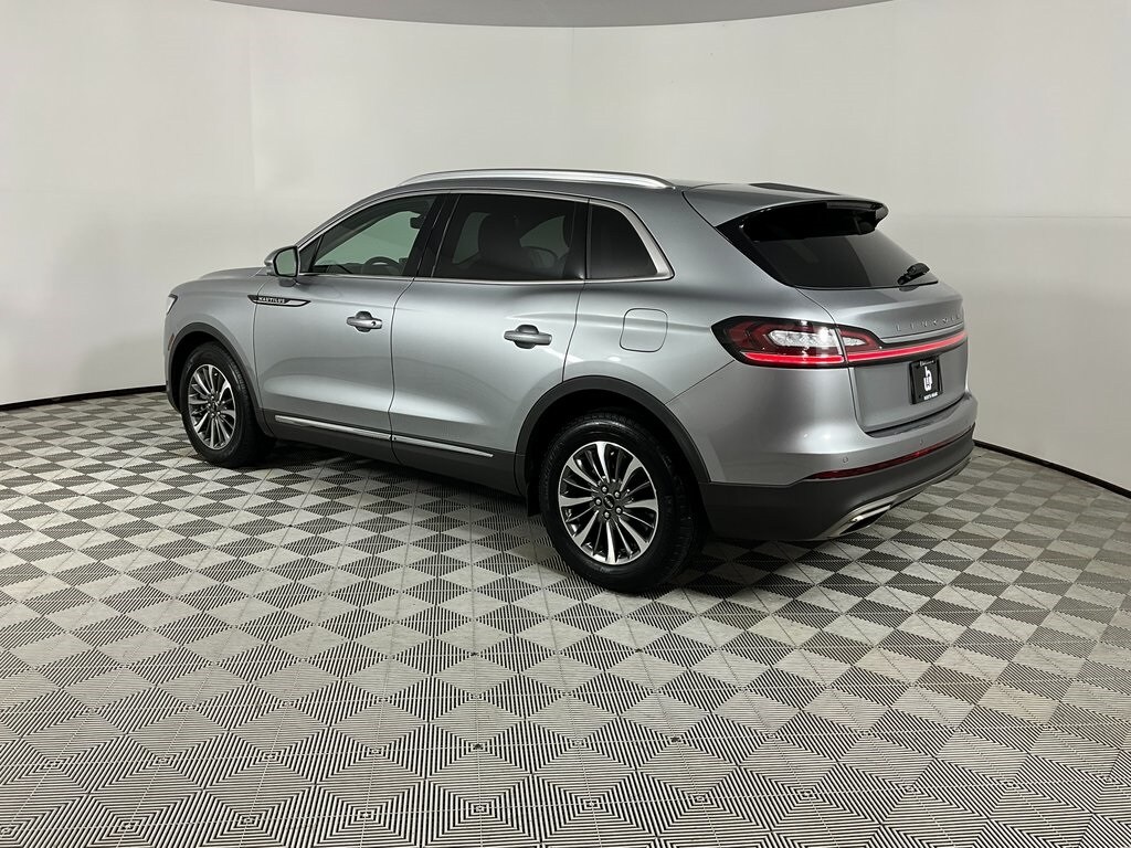 2023 Lincoln Nautilus Standard photo 3