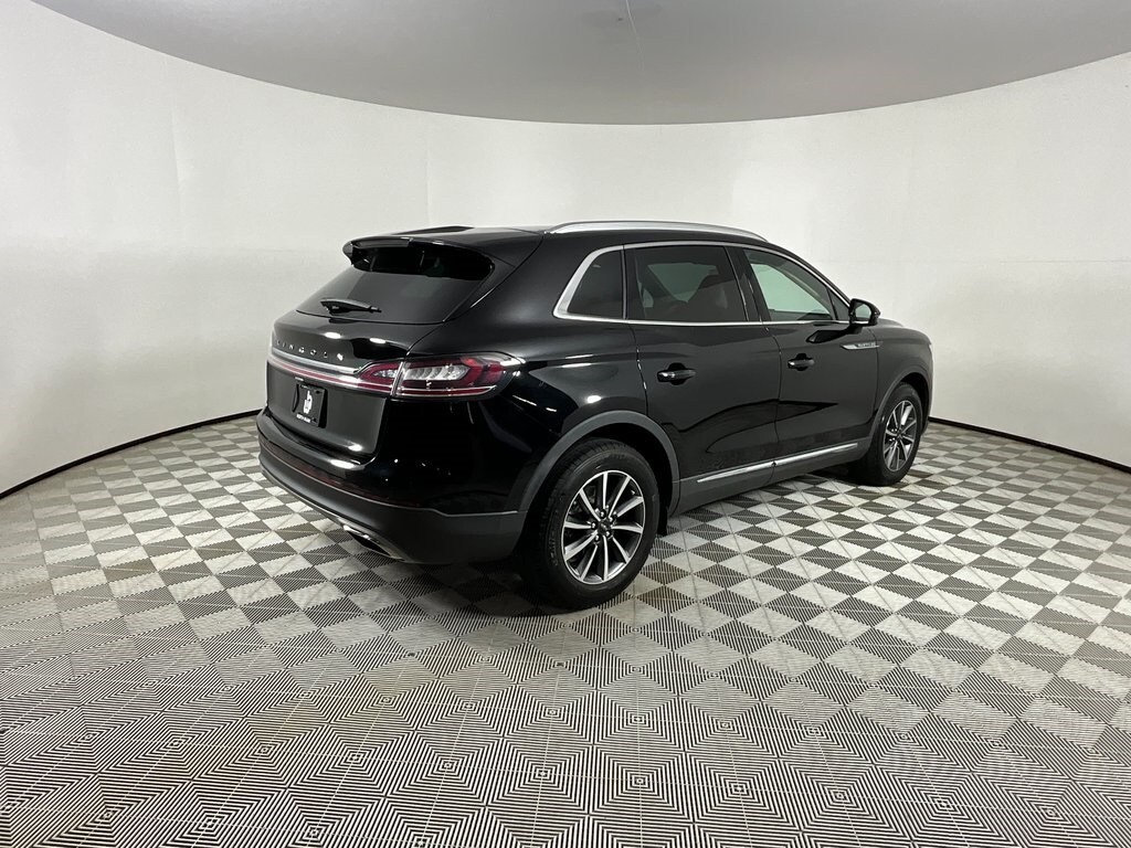 2022 Lincoln Nautilus Standard photo 4