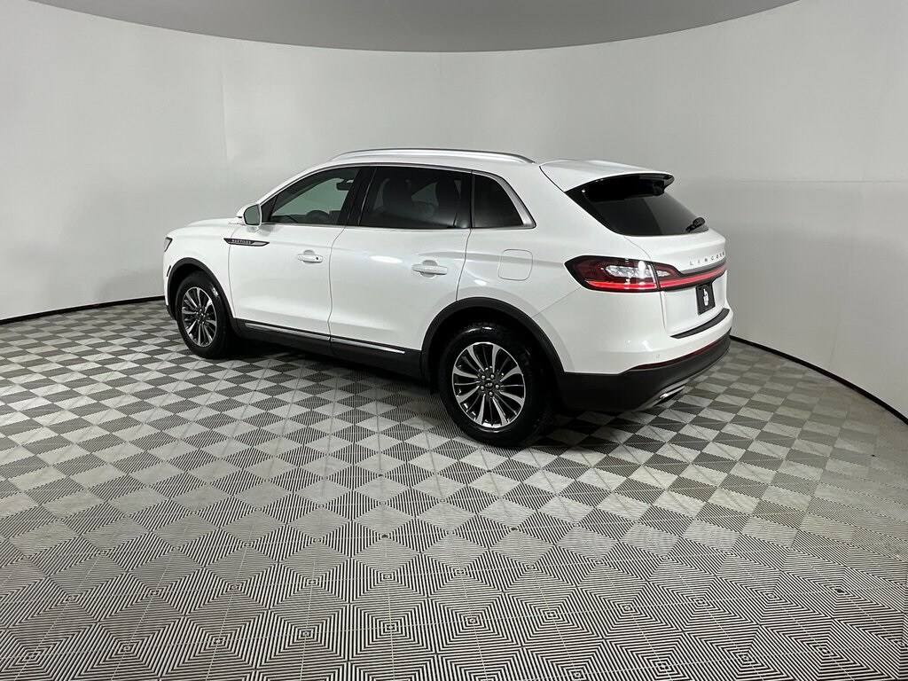 2023 Lincoln Nautilus Standard photo 3
