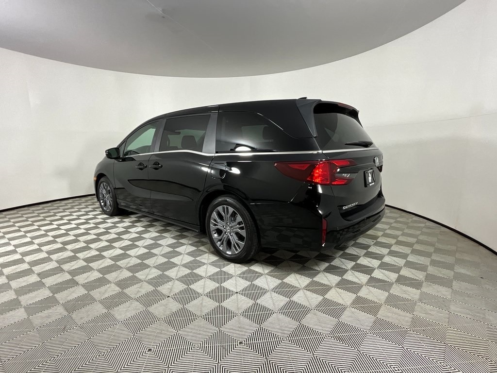 2025 Honda Odyssey Touring photo 2