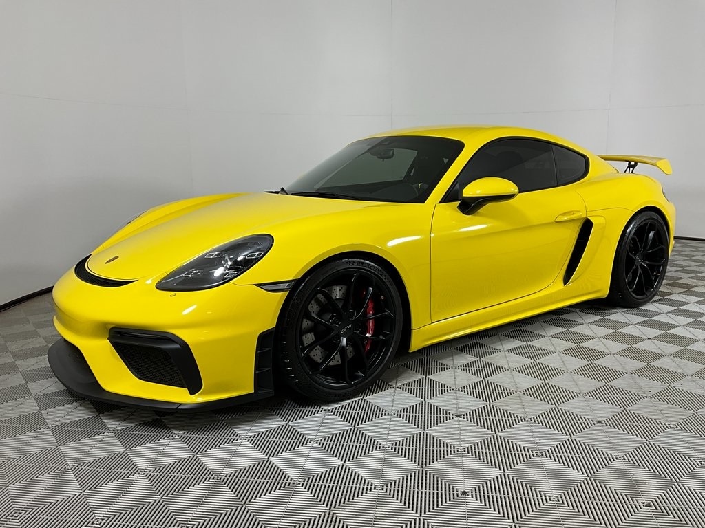 2022 Porsche 718 GT4's photo