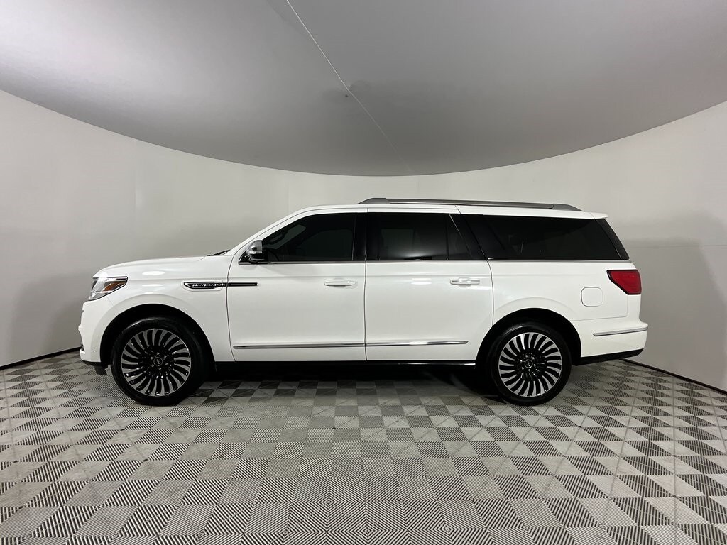 2021 Lincoln Navigator Black Label photo 2