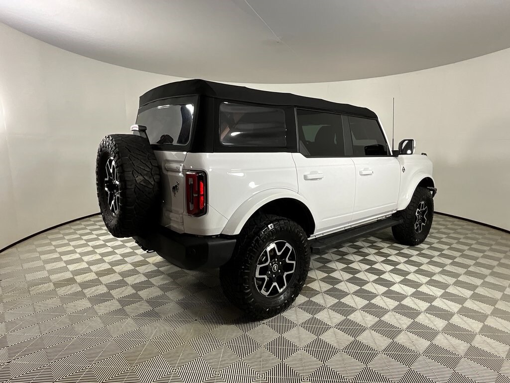 2022 Ford Bronco Outer Banks photo 4
