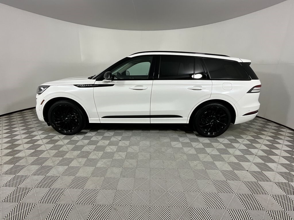 2024 Lincoln Aviator Reserve photo 2