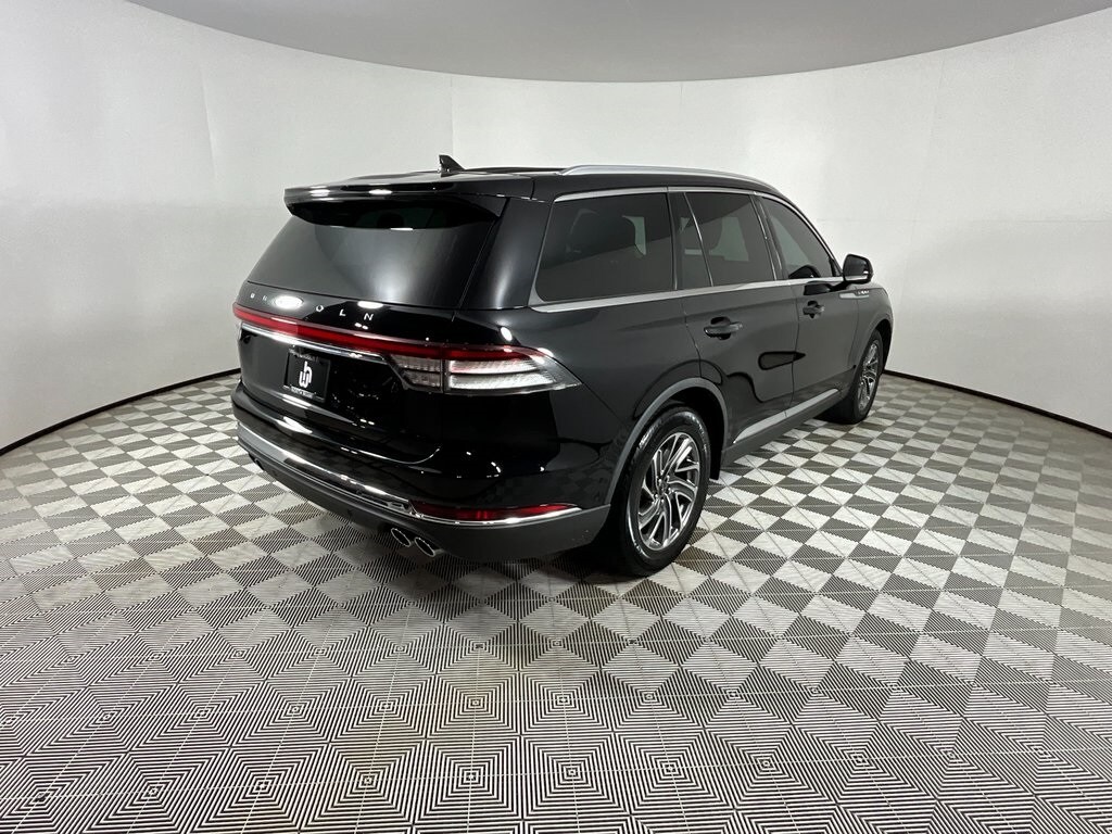 2023 Lincoln Aviator Standard photo 4