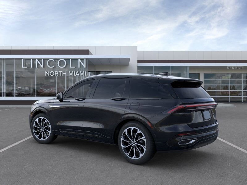 2025 Lincoln Nautilus Reserve photo 4