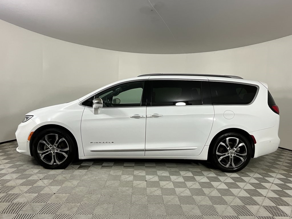 Used 2022 Chrysler Pacifica Pinnacle Minivan/Van