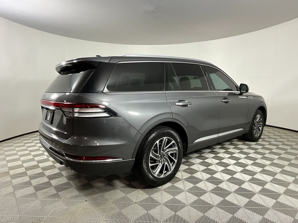 2023 Lincoln Aviator Standard photo 4