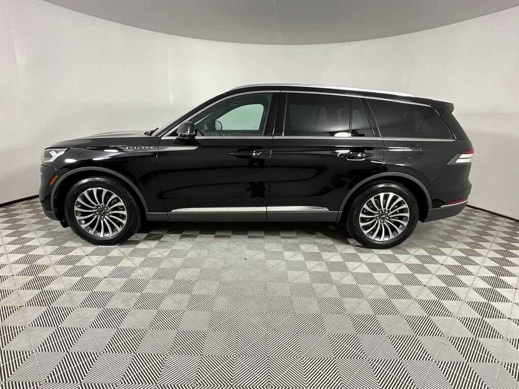 2023 Lincoln Aviator Reserve photo 2