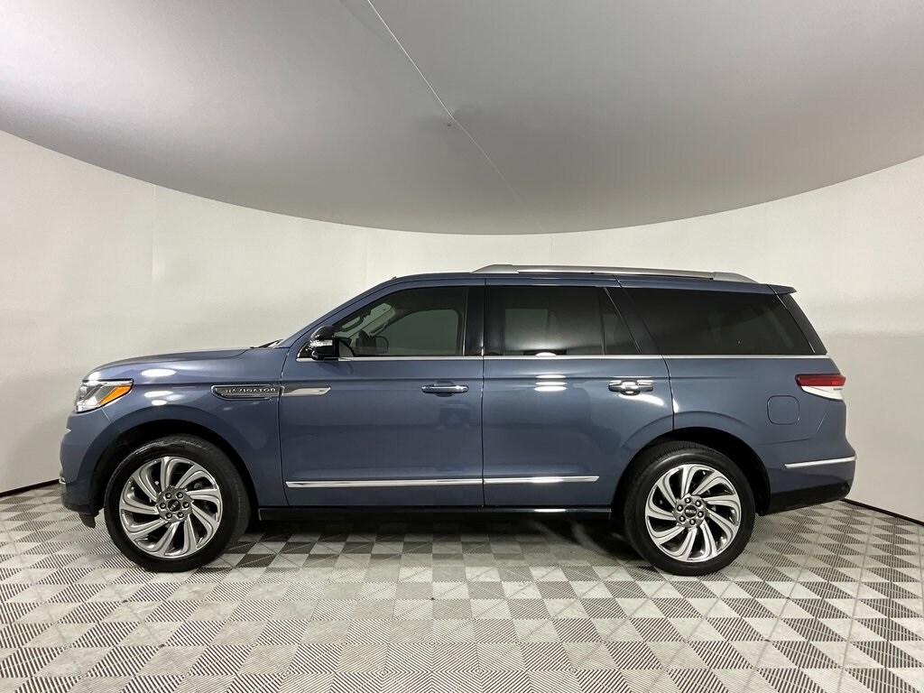2023 Lincoln Navigator Reserve photo 2