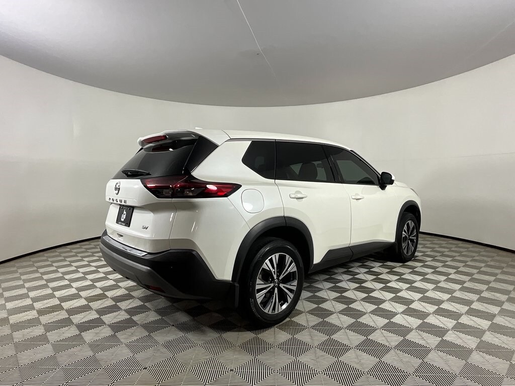 2021 Nissan Rogue SV photo 3
