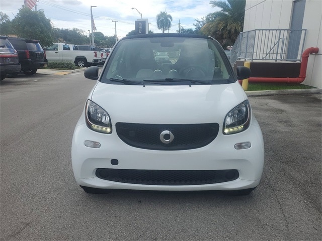 Used 2019 smart fortwo passion with VIN WMEFJ9BA2KK392831 for sale in Miami, FL