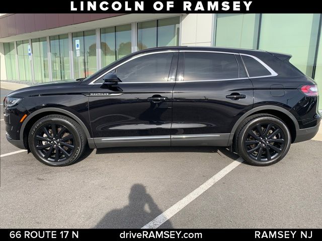 2022 Lincoln Nautilus Reserve photo 2