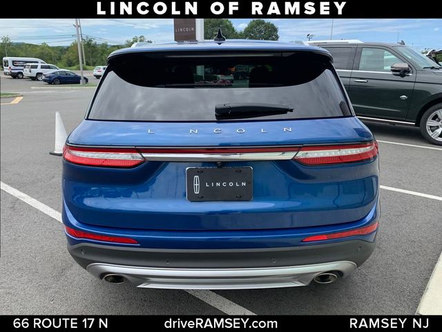 2021 Lincoln Corsair Standard photo 4
