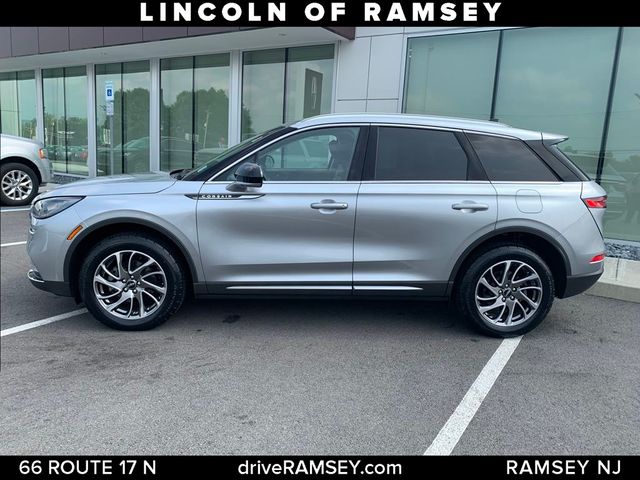 2022 Lincoln Corsair Standard photo 2