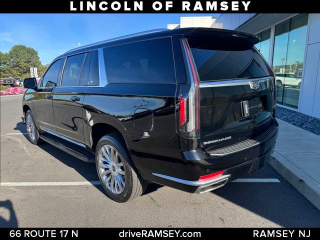 2023 Cadillac Escalade ESV Premium Luxury photo 3