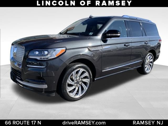 2023 Lincoln Navigator Reserve's photo