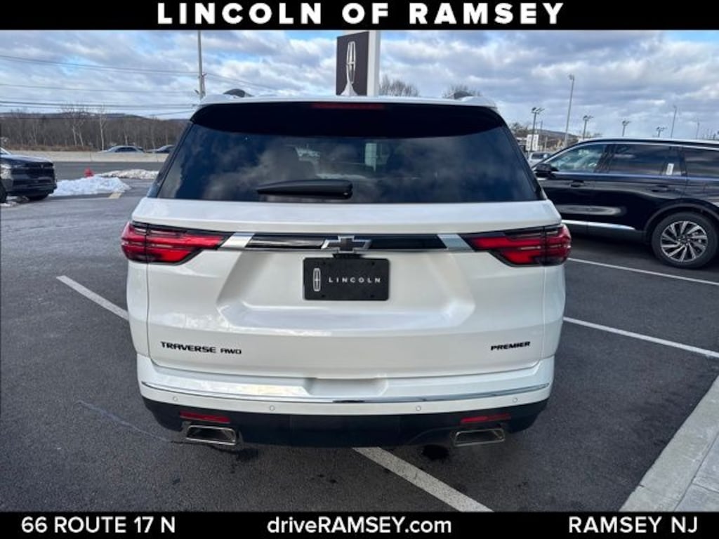 Used 2022 Chevrolet Traverse Premier SUV