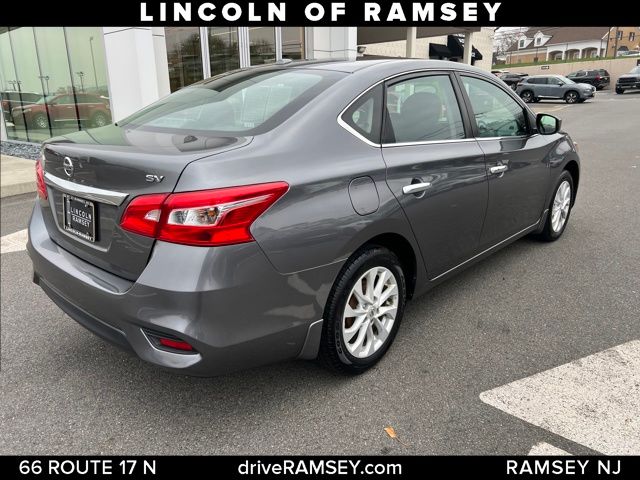 2019 Nissan Sentra SV photo 4