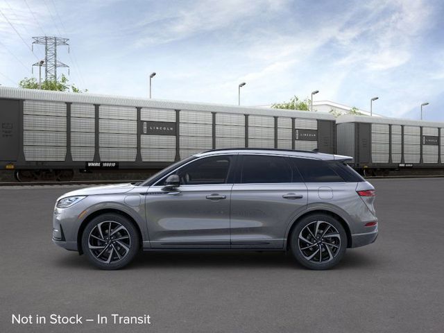 2025 Lincoln Corsair Grand Touring photo 3