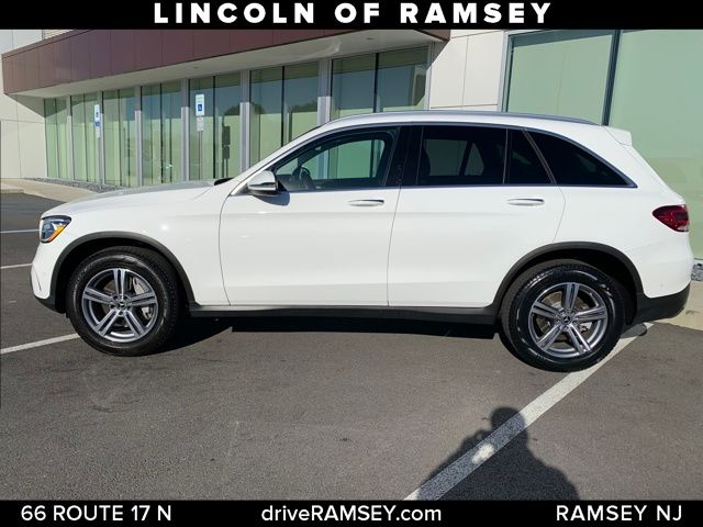 2021 Mercedes Benz GLC 300 photo 2