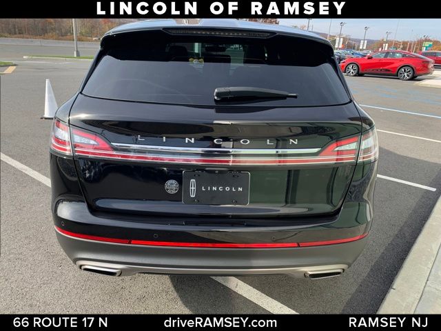 2022 Lincoln Nautilus Reserve photo 4