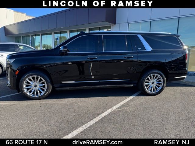 2023 Cadillac Escalade ESV Premium Luxury photo 2
