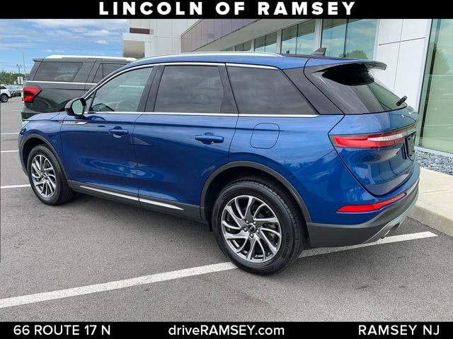 2021 Lincoln Corsair Standard photo 3