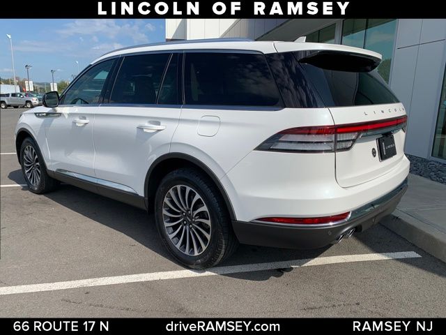 2023 Lincoln Aviator Base photo 3