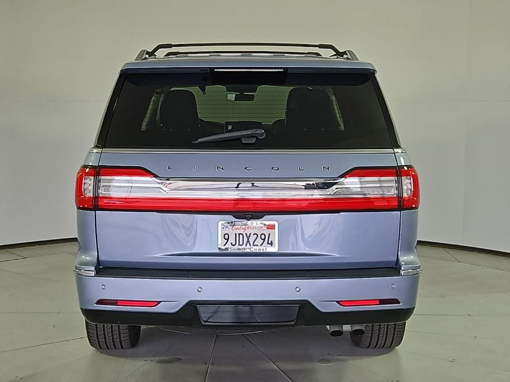 2018 Lincoln Navigator Black Label photo 3