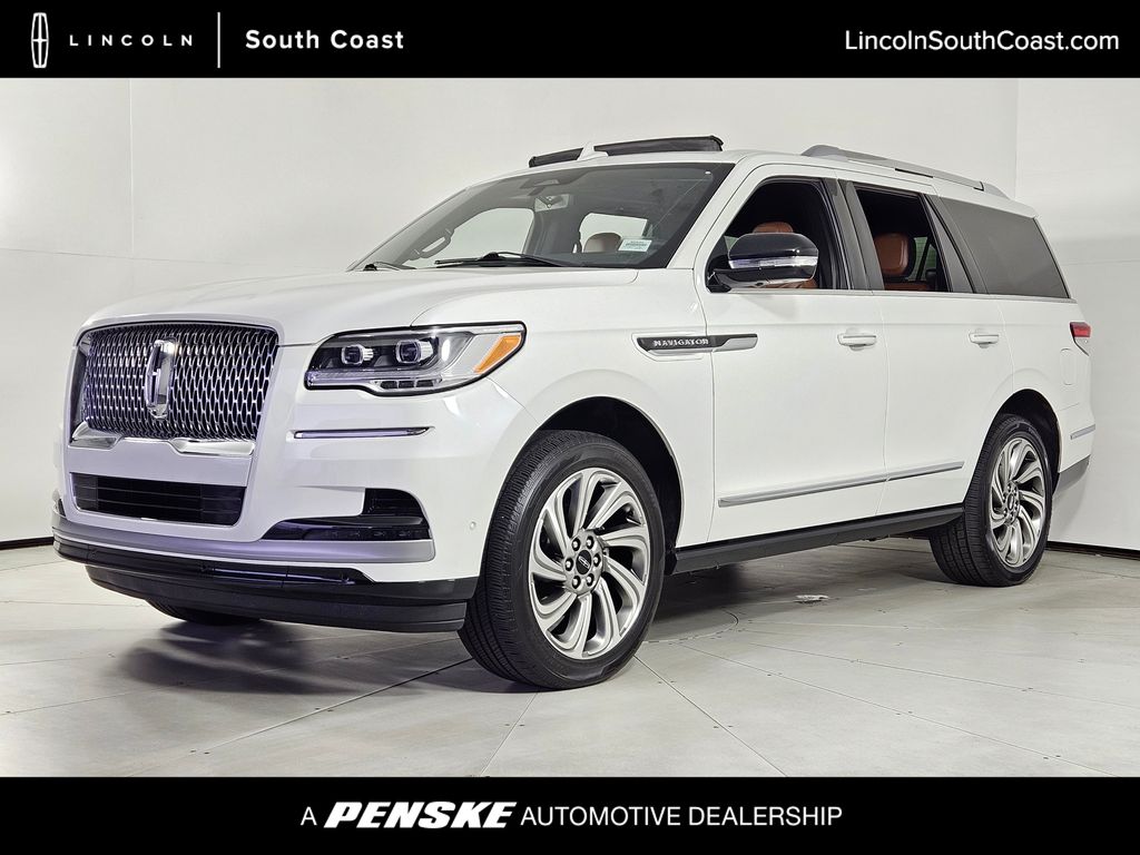 2022 Lincoln Navigator Reserve's photo