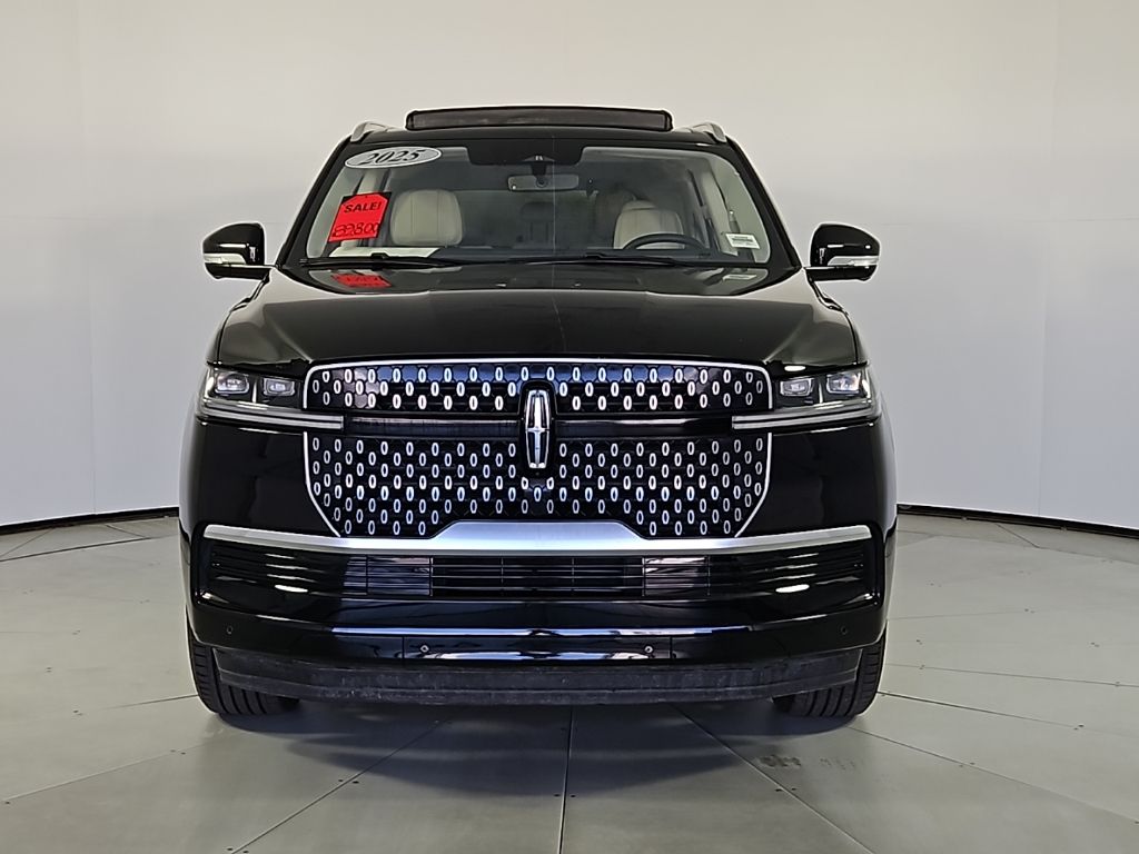 2025 Lincoln Navigator Reserve photo 2