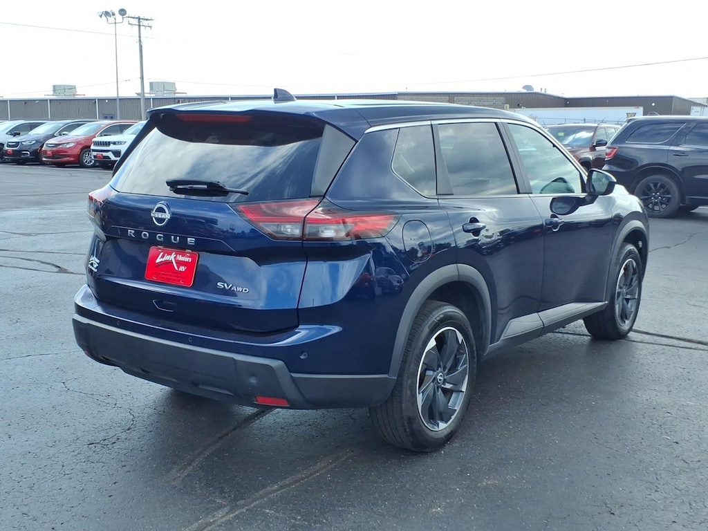 Used 2024 Nissan Rogue SV SUV