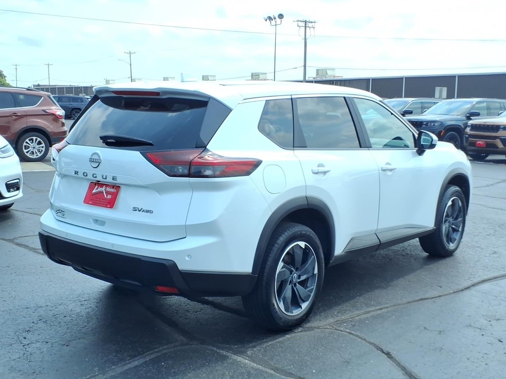Used 2024 Nissan Rogue SV SUV