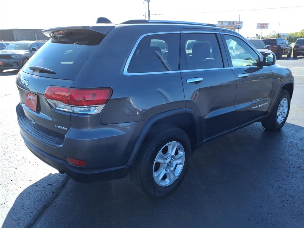 2016 Jeep Grand Cherokee Laredo photo 3