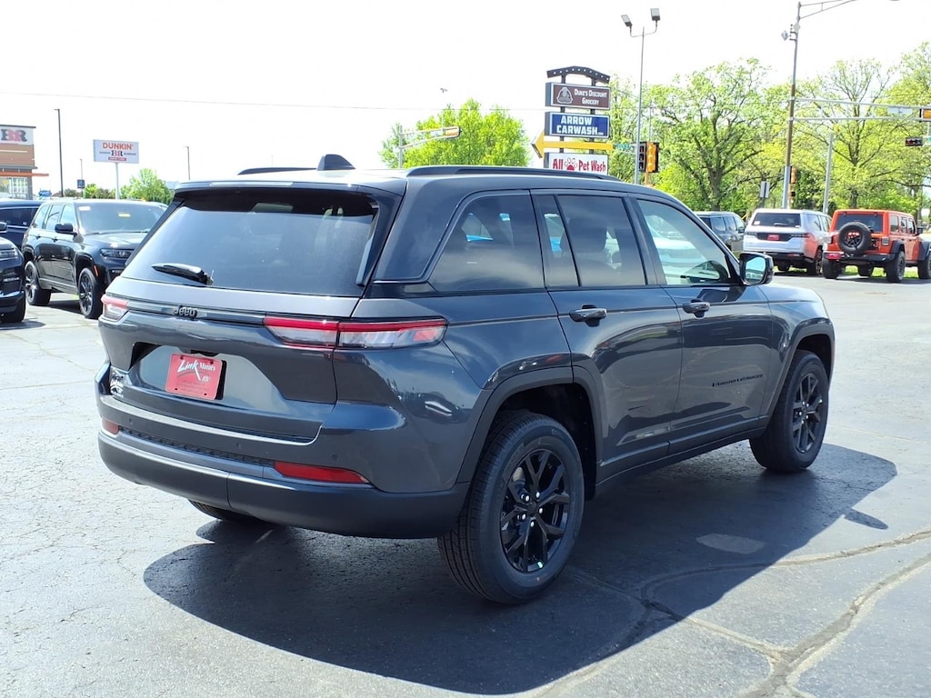 New 2026 Jeep Grand Cherokee Altitude Sport Utility