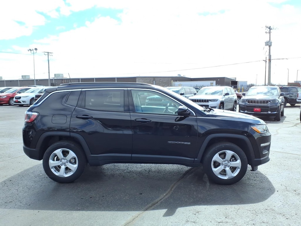 Used 2018 Jeep Compass Latitude SUV