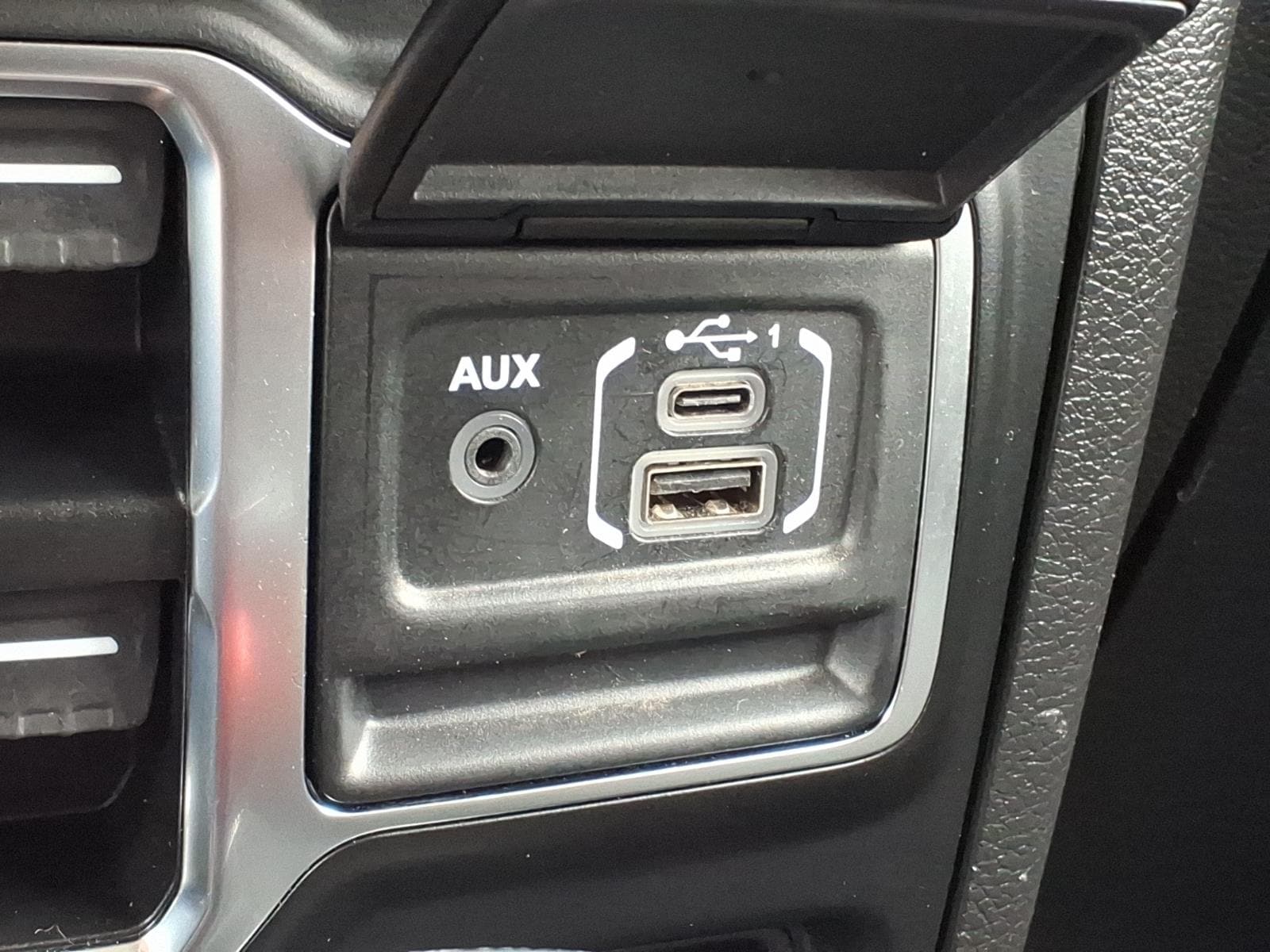 2021 Jeep Gladiator WILLYS - Photo 18