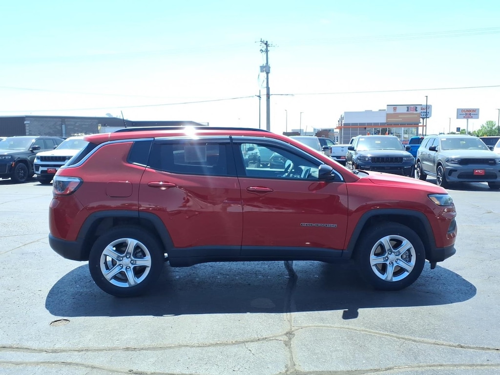 Used 2023 Jeep Compass Latitude SUV